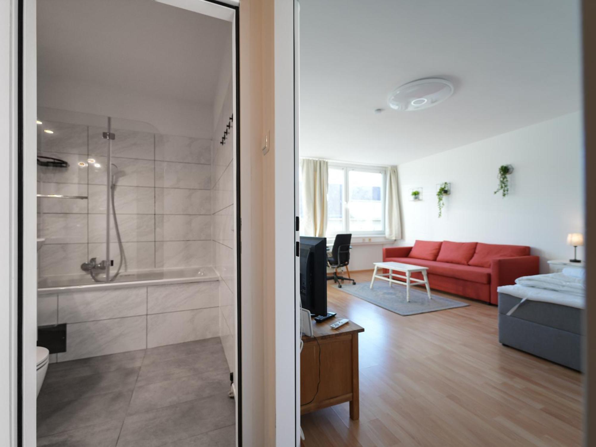 Spacious Apartments With View & Free Parking Wiener Neustadt Exterior photo