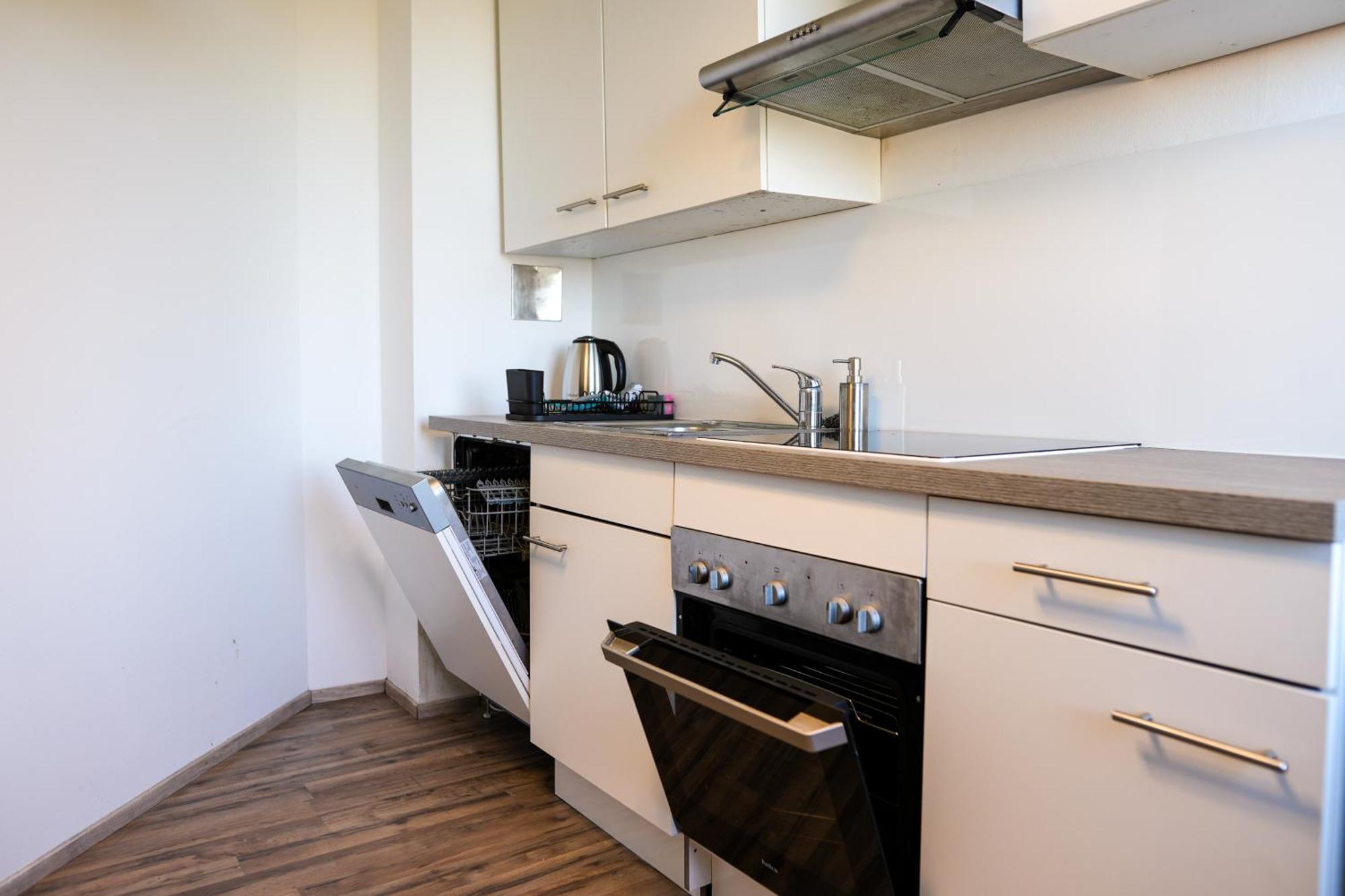 Spacious Apartments With View & Free Parking Wiener Neustadt Exterior photo