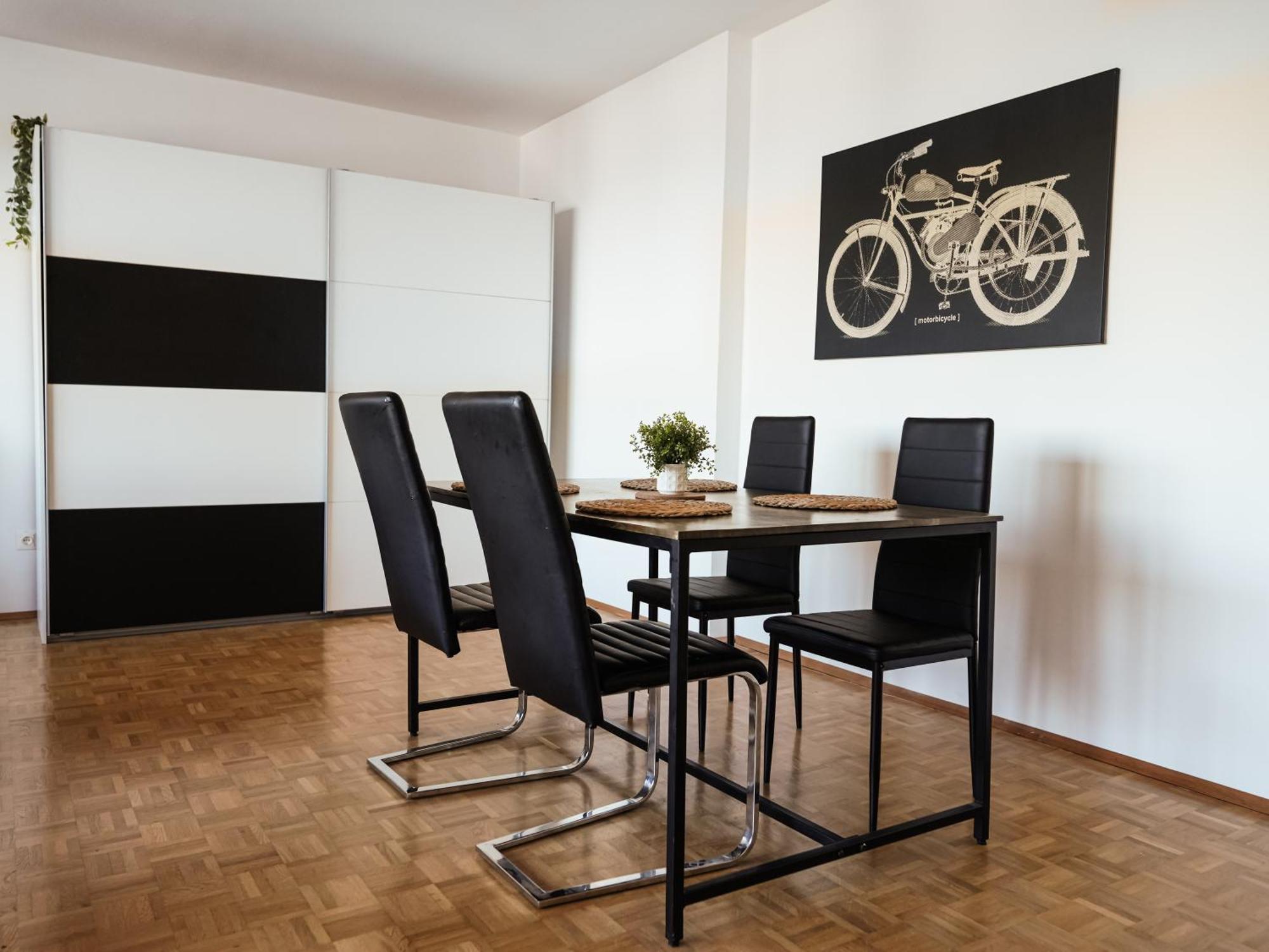 Spacious Apartments With View & Free Parking Wiener Neustadt Exterior photo